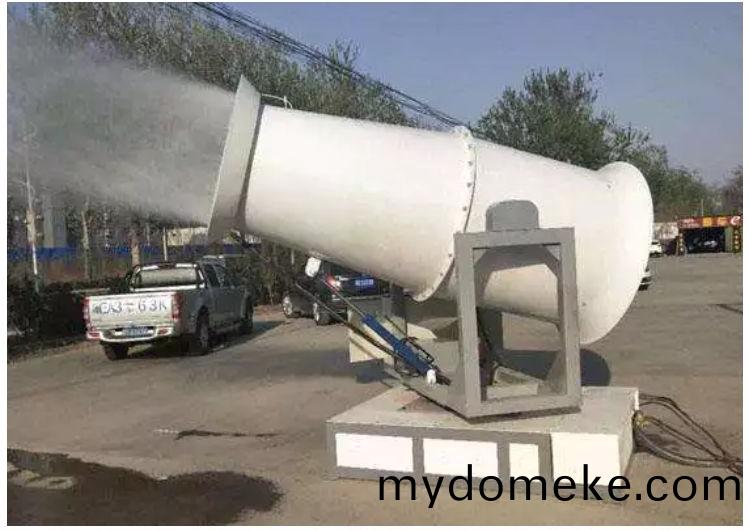 60米(mi)風(feng)送(song)式噴霧(wu)機